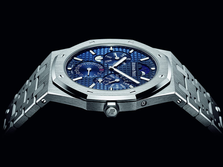 Audemars Piguet squeezes into record books with ultra thin HD wallpaper