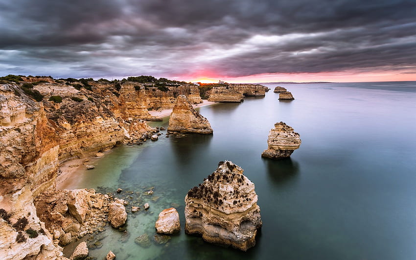 Portugal, Algarve, mar, océano, rocas, salida del sol, nubes fondo de pantalla