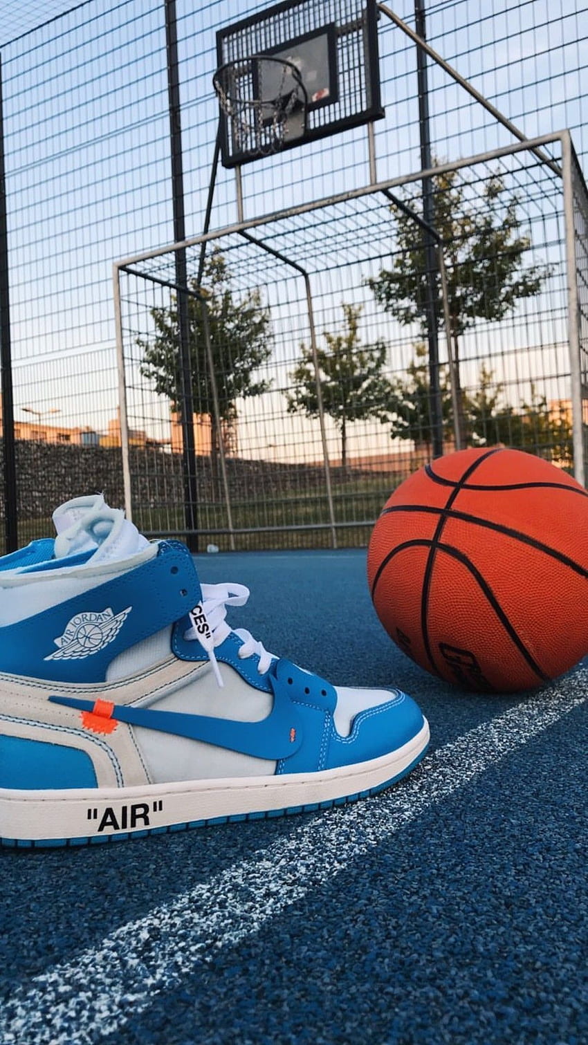 Basketballschuhe Nike Off White. Turnschuhe HD-Handy-Hintergrundbild