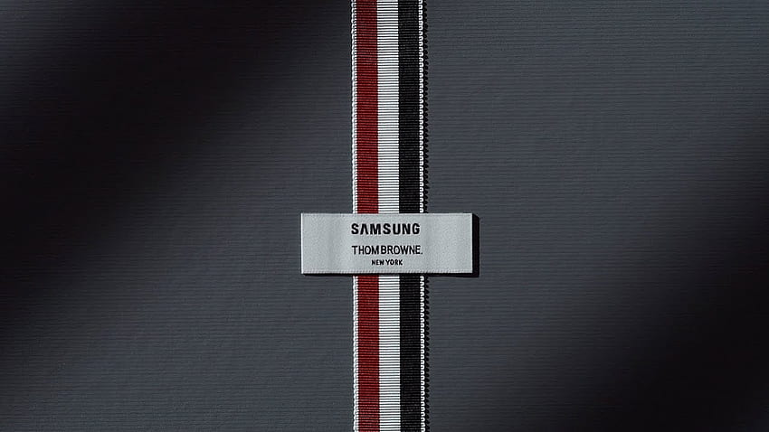 Samsung Galaxy Z Fold2 Thom Browne Edition และอุปกรณ์เสริมสั่งทำพิเศษนำเสนอในวิดีโอข่าว วอลล์เปเปอร์ HD