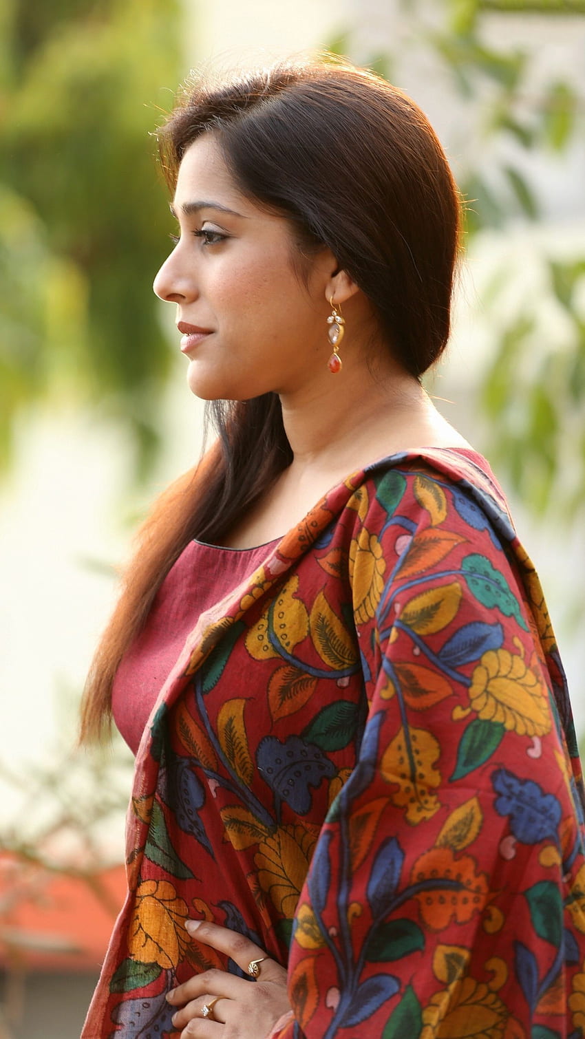 Rashmi Gautam, 텔루구어 배우, 앵커, 모델 HD 전화 배경 화면