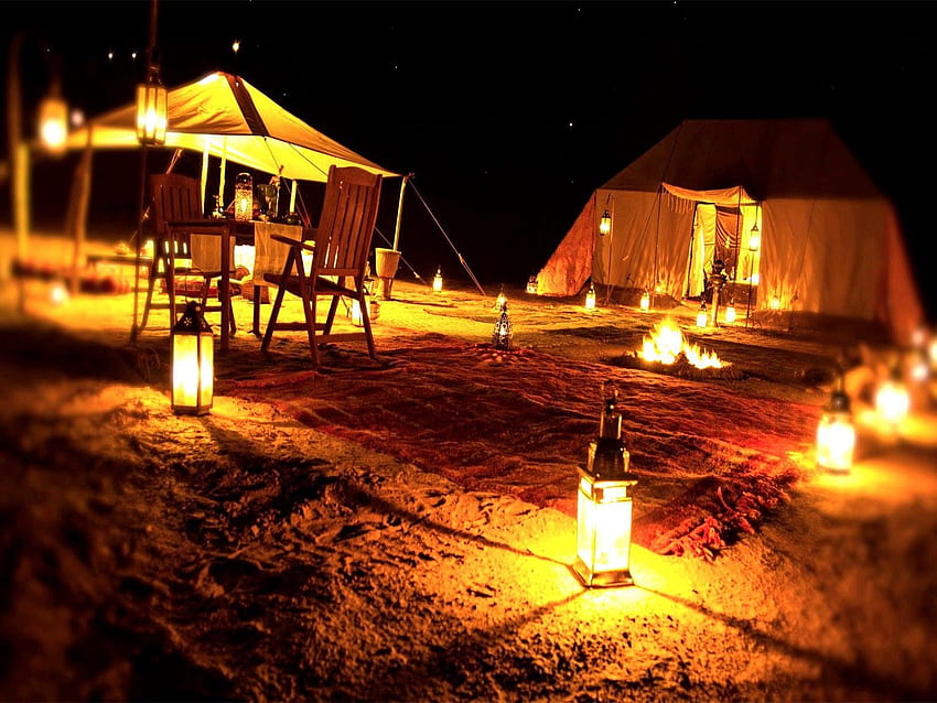 Bereiten Sie sich auf eine Wüstensafari über Nacht in Dubai vor HD-Hintergrundbild