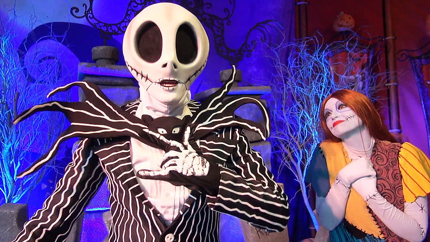 Jack Skellington i Sally spotykają się i pozdrawiamy na niezbyt przerażającej imprezie Halloweenowej Mickeya 2015, Magic Kingdom - YouTube Tapeta HD