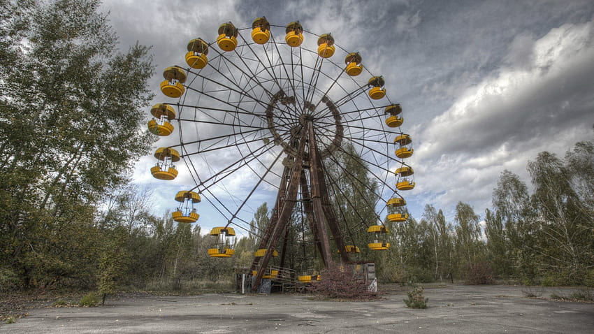Ferris wheel in Pripyat and - HD wallpaper