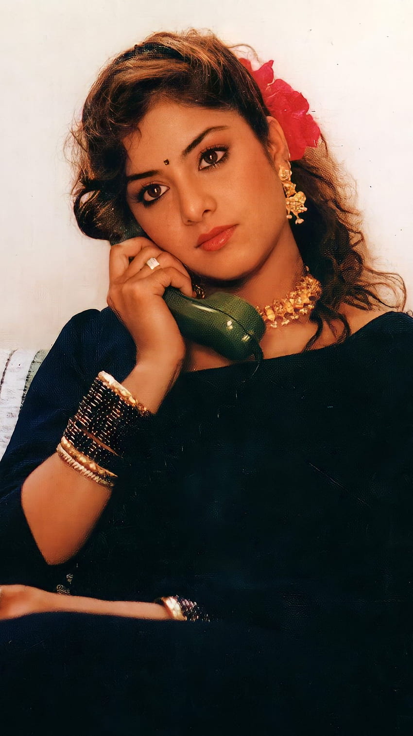 Divya Bharti, actrice bollywoodienne, millésime Fond d'écran de téléphone HD