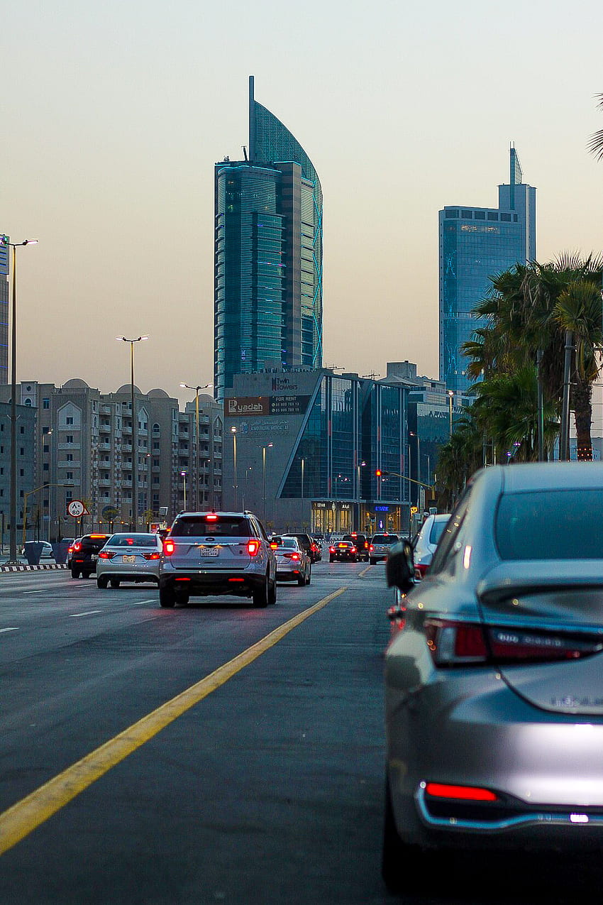 Calle, Automóviles, Arabia Saudita, Hora Dorada, grafía canon, Khobar, Torre, grafía callejera, Puente, Franja amarilla fondo de pantalla del teléfono
