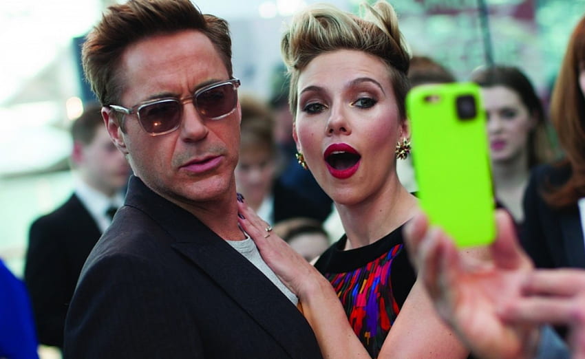 Robert Downey Jr & Scarlett Johansson, Johansson, robert, downey, people, Scarlett HD wallpaper