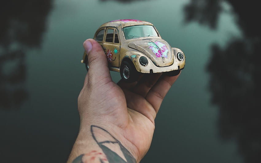 Retro Model Car, Volkswagen Beetle, Hand, Toy Car HD wallpaper