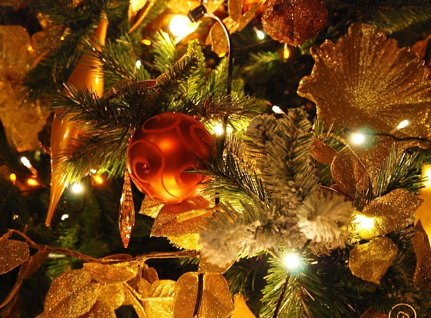 Feiertage, Dekorationen, Urlaub, Weihnachtsschmuck, Weihnachtsbaumspielzeug, Weihnachtsbaum, Girlande, Bälle, Girlanden HD-Hintergrundbild