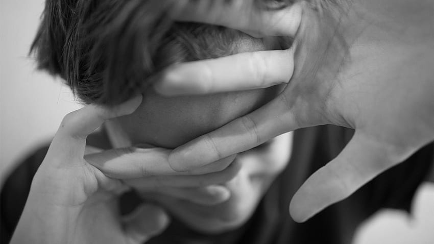 Ryzyko samobójstwa w schizofrenii najwyższe dla młodych dorosłych Tapeta HD