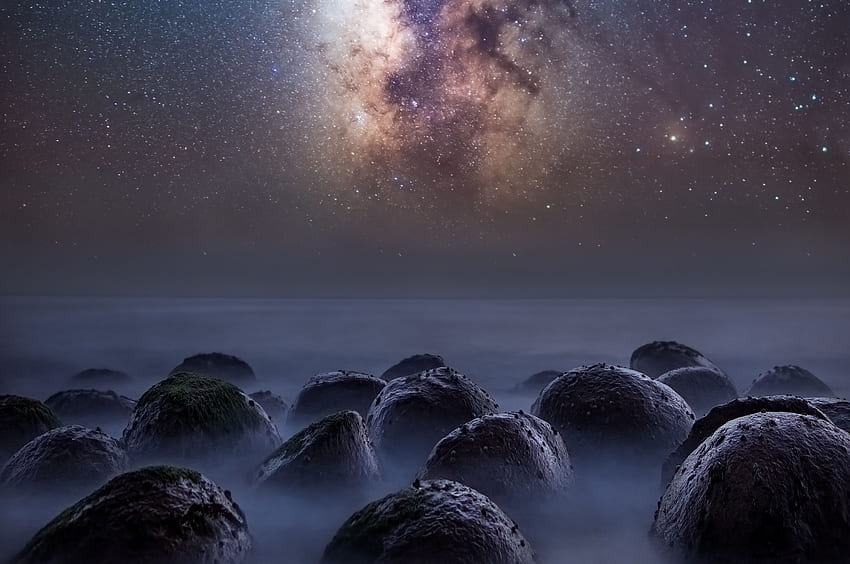 Milky Way Over the Bowling Ball Beach Chromebook Pixel , Nature , , and Background HD wallpaper