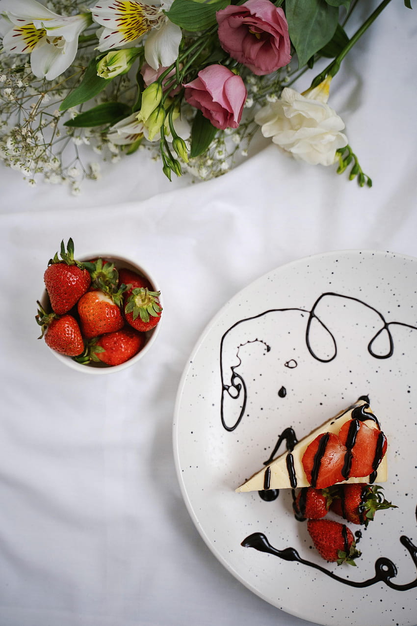 Flowers, Food, Strawberry, Desert, Cake HD phone wallpaper