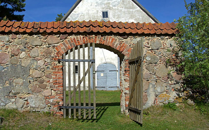 ประตูสู่โบสถ์ใน Ziemupe, Latvia, Latvia, กำแพง, หิน, ประตู วอลล์เปเปอร์ HD