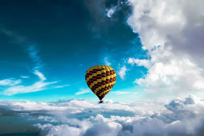 Balon na ogrzane powietrze, niebo, białe chmury Tapeta HD