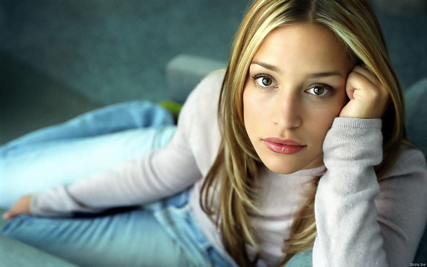Piper Perabo and Background HD wallpaper