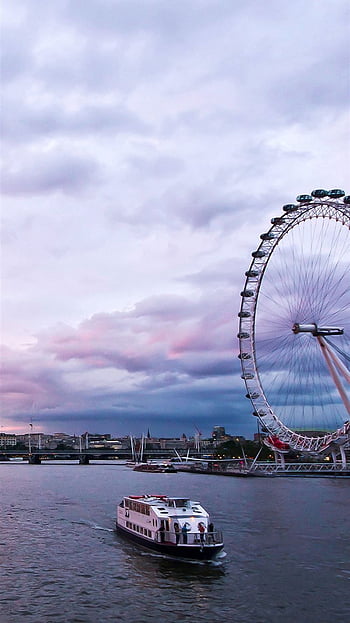 London: Hãy cùng du lịch đến với thành phố sôi động và đầy màu sắc của London thông qua hình ảnh tuyệt đẹp này. Khám phá những danh thắng lừng danh và trải nghiệm cuộc sống đô thị sôi động tại thủ đô của đất nước Anh.