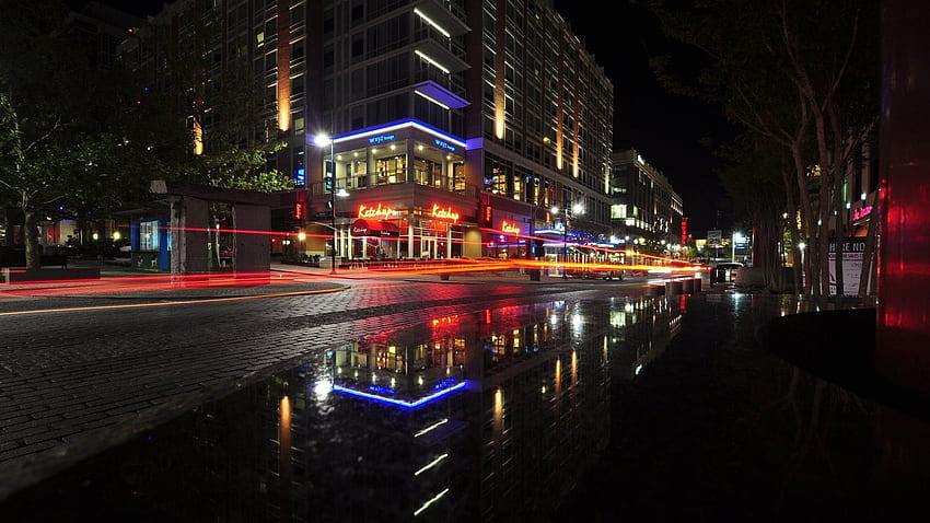 Late Night Street After A Rain Shower HD wallpaper