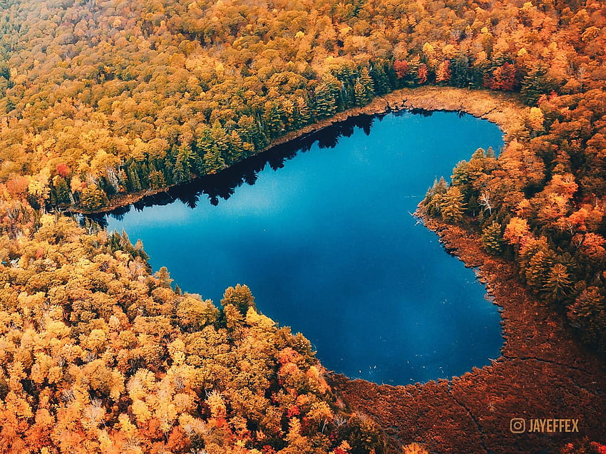Ein weiterer Blick auf den Heart Lake in der Nähe von Ompah, Ontario, Kanada. (). Natur, schöne Natur, Natur HD-Hintergrundbild