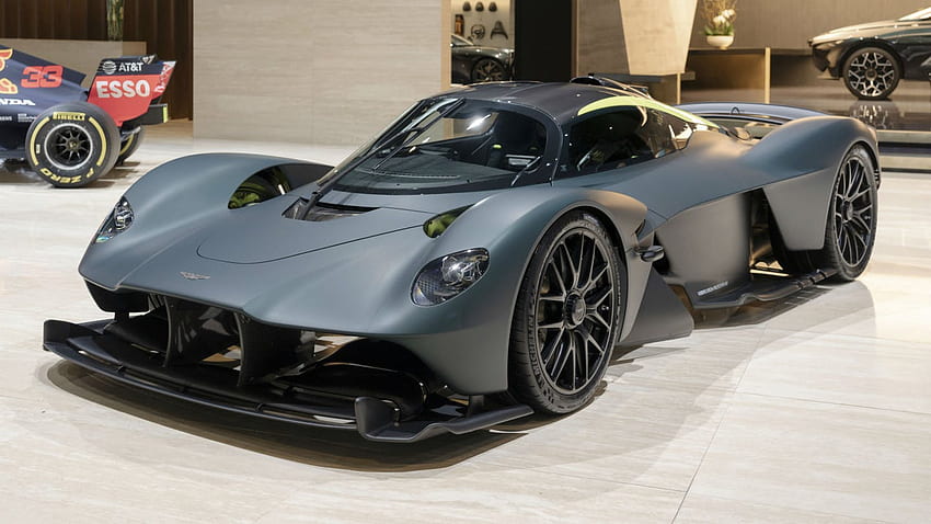 Aston Martin CEO는 Valkyrie Hypercar가 Aston Martin Valhalla 도로를 말살하기를 원합니다 HD 월페이퍼