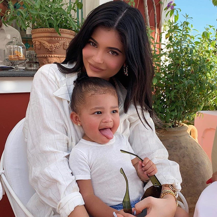 Kylie Jenner exploits the minds of fans with of Stormi, Stormi Webster HD phone wallpaper