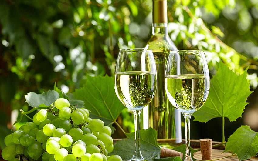 Бяло вино, грозде, чаши вино, лято, селска бъчва за вино, вино за с резолюция . Високо качество HD тапет