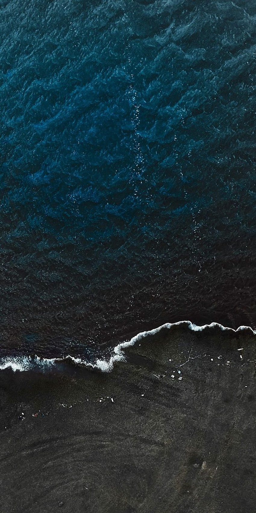 Tief blaues Meer. Ozean, Landschaft, Landschaft, dunkles Ozeanwasser HD-Handy-Hintergrundbild