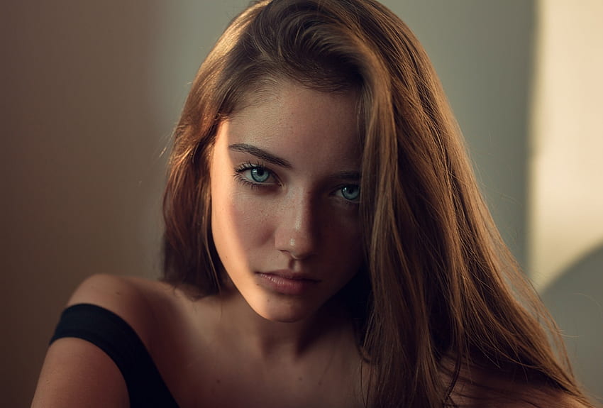 Pretty, green eyes, woman model HD wallpaper