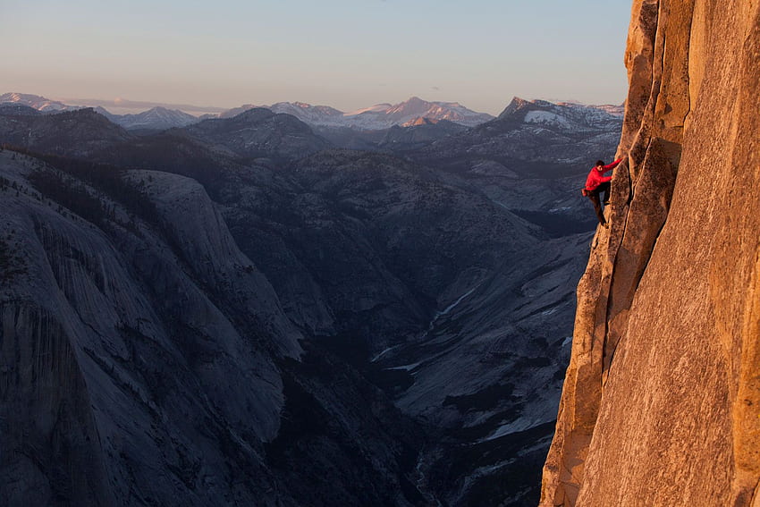 de las rutas más épicas del escalador solitario Alex Honnold, Yosemite Climbing fondo de pantalla