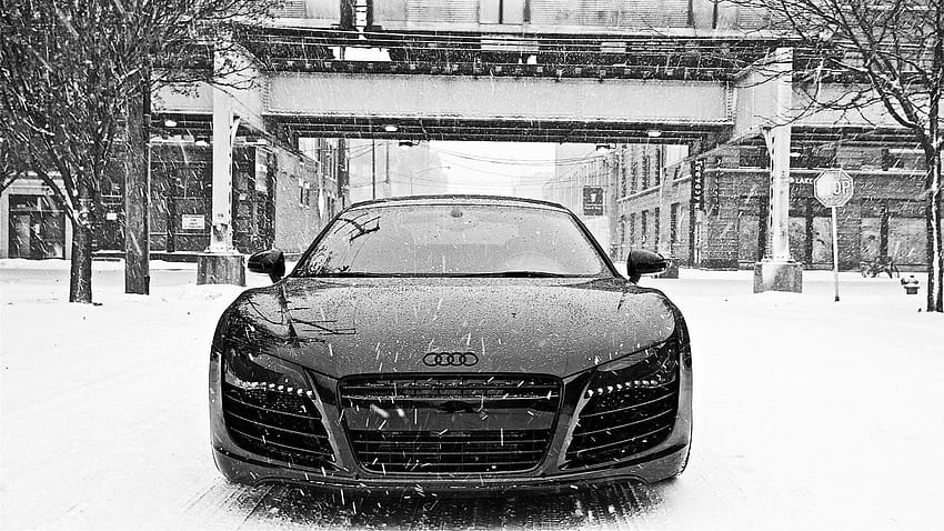Mobil salju musim dingin hitam dan putih Audi Audi R8 tampilan depan . Wallpaper HD