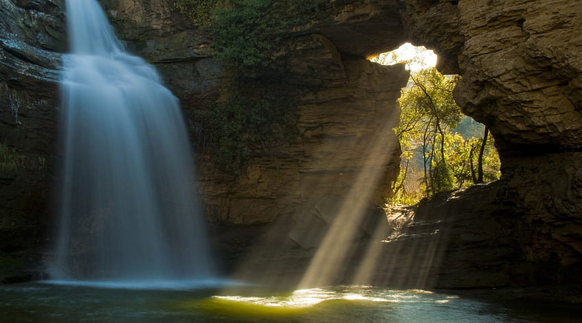 incredibile caverna con cascata, apertura, cascata, grotta, piscina, raggi del sole Sfondo HD