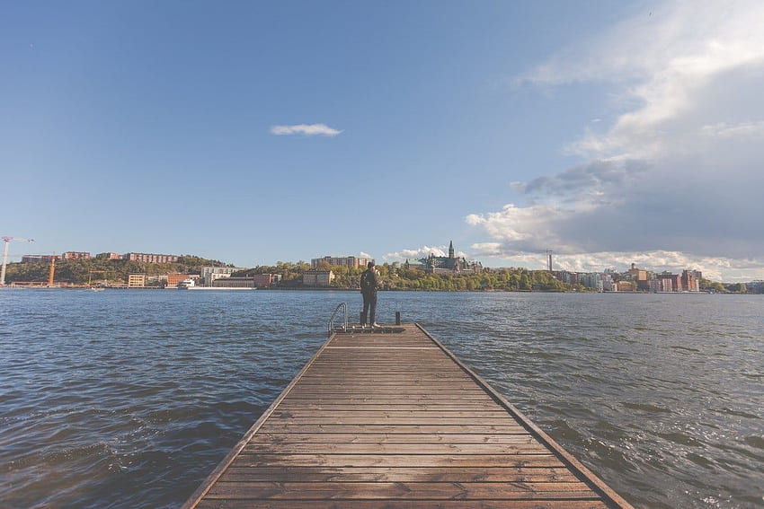 Um dia ensolarado de Strockholm, sueco. UNIGLOBE Travel, High Coast Suécia papel de parede HD