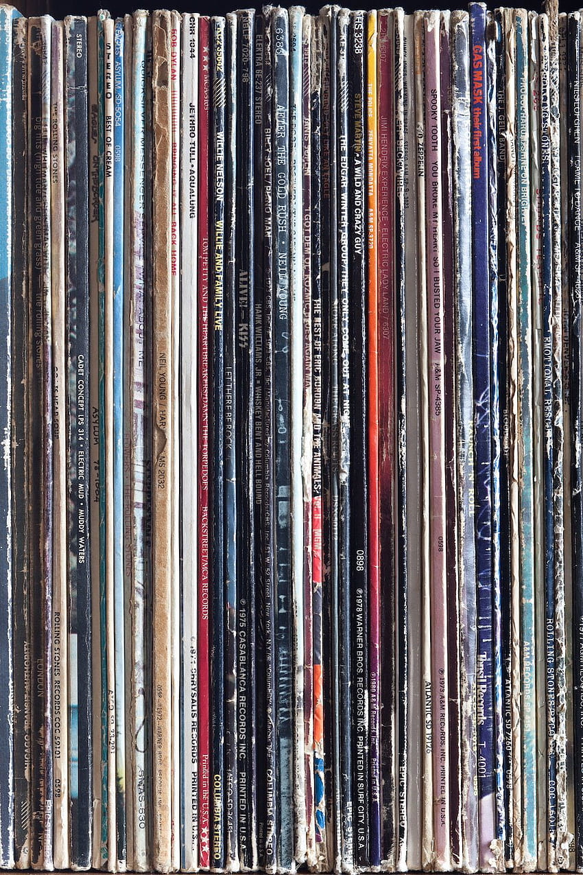 Old and worn out, but still kicking, Record Collection HD phone wallpaper