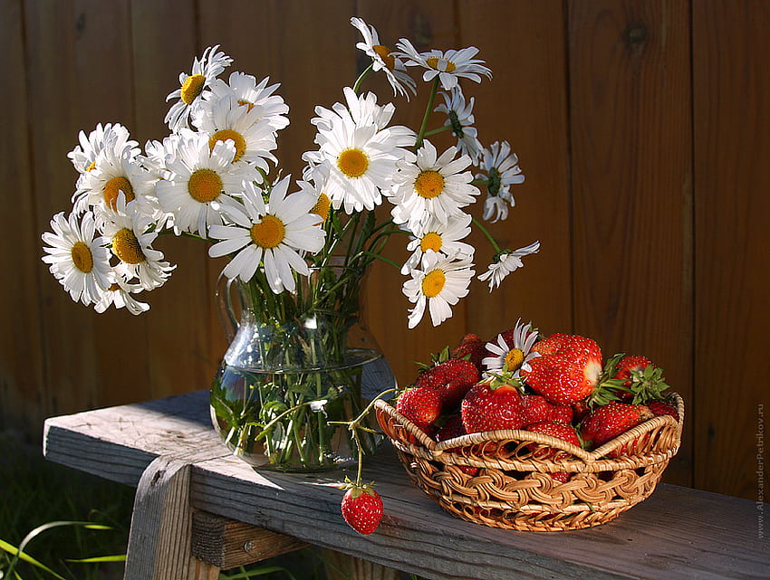 still life, strawberry, graphy, beautiful, margarita, pitcher, flowers, flower bouquet, harmony HD wallpaper