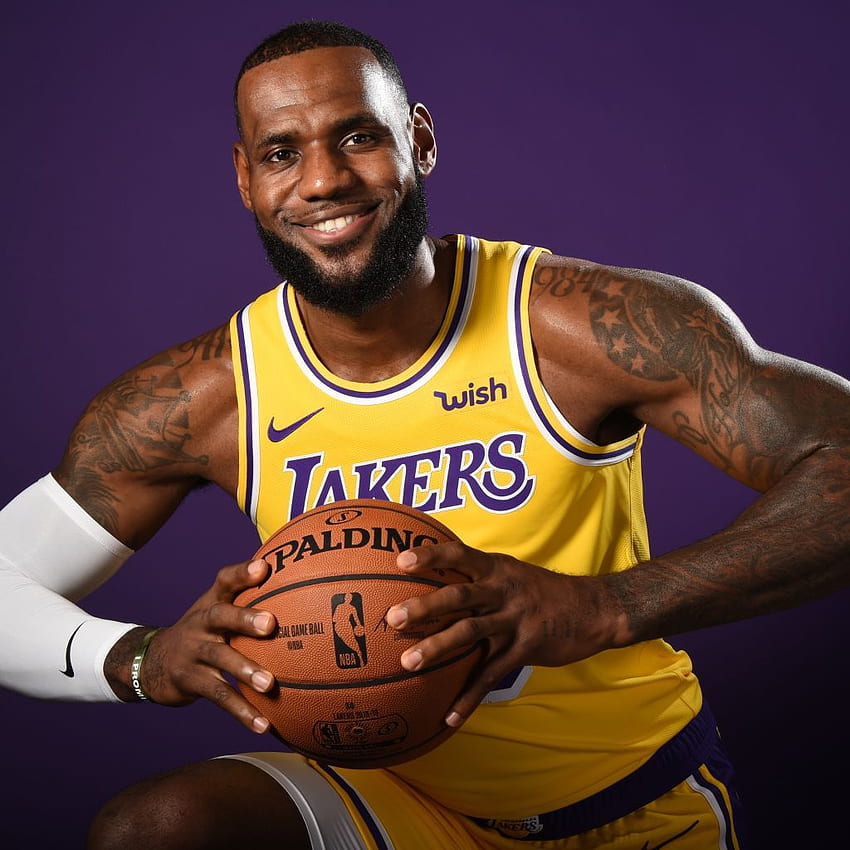 Smiling basketball player LeBron James with a ball, 1024X1024 Sports HD phone wallpaper