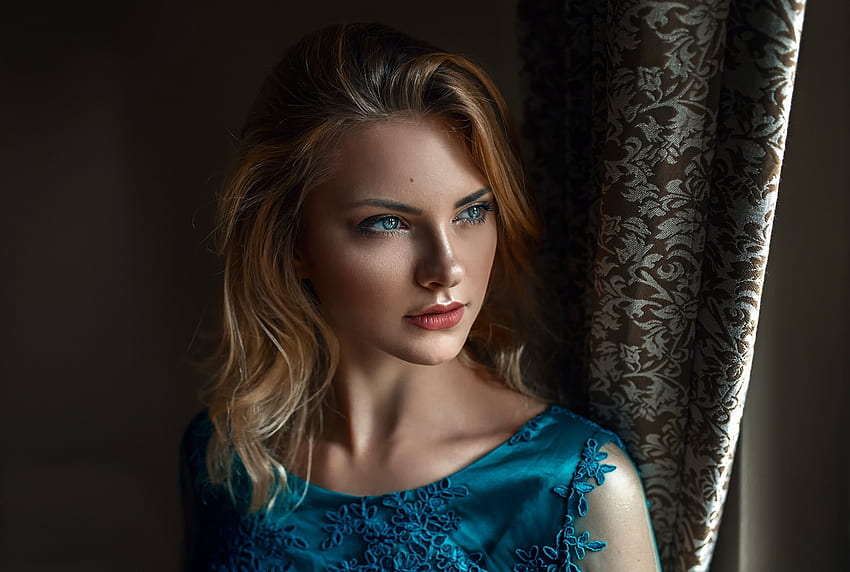Pretty woman, blue eyes, blonde HD wallpaper