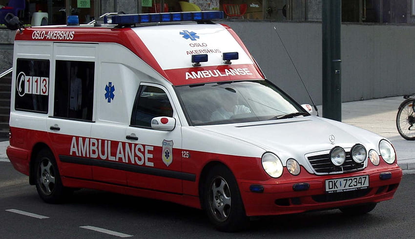 oslo ambulanse, street, oslo, mercedes, ambulanse HD wallpaper