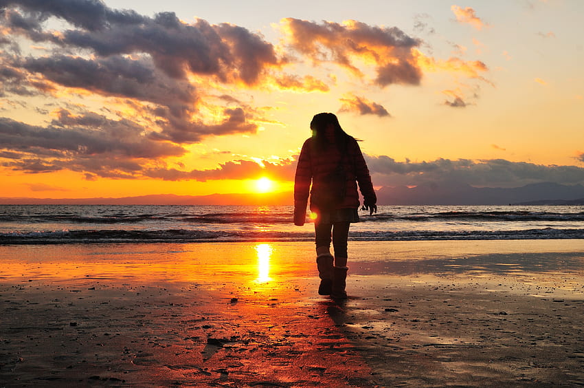 Sonnenuntergang, Meer, Ufer, Ufer, Dunkel, Glanz, Licht, Spaziergang, Mensch, Mensch, Einsamkeit HD-Hintergrundbild