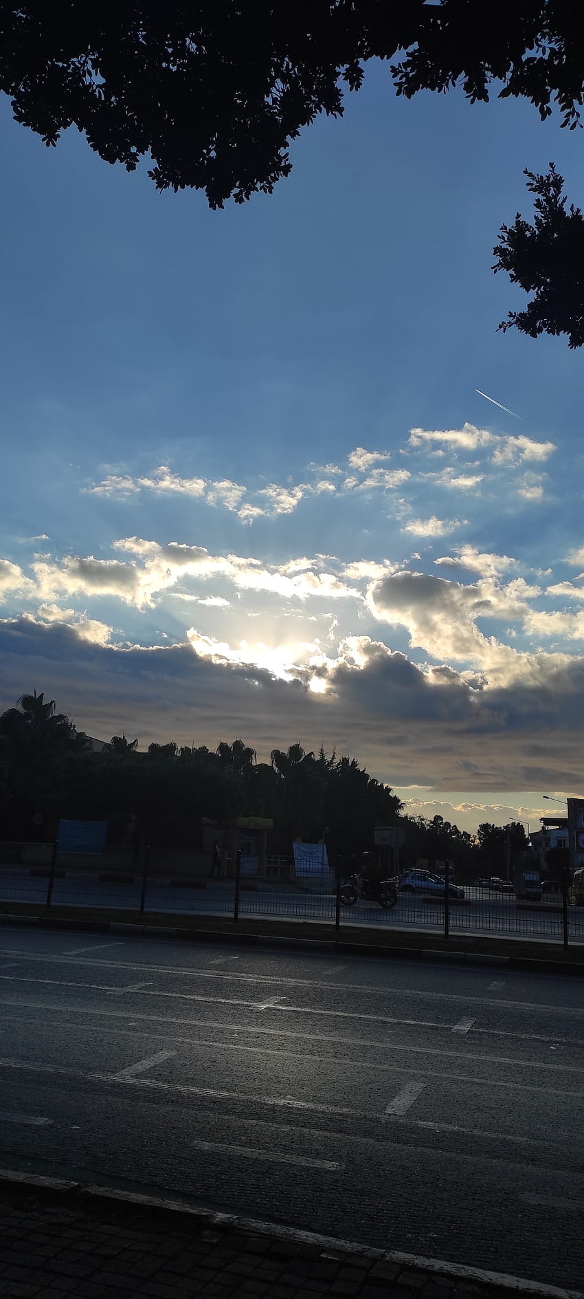 Doğa, bulut, gökyüzü, güneş fondo de pantalla del teléfono