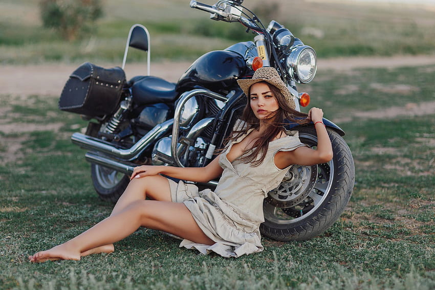 그녀의 오토바이, 오토바이, 카우걸, 다리, 갈색 머리, 모자와 카우걸 HD 월페이퍼