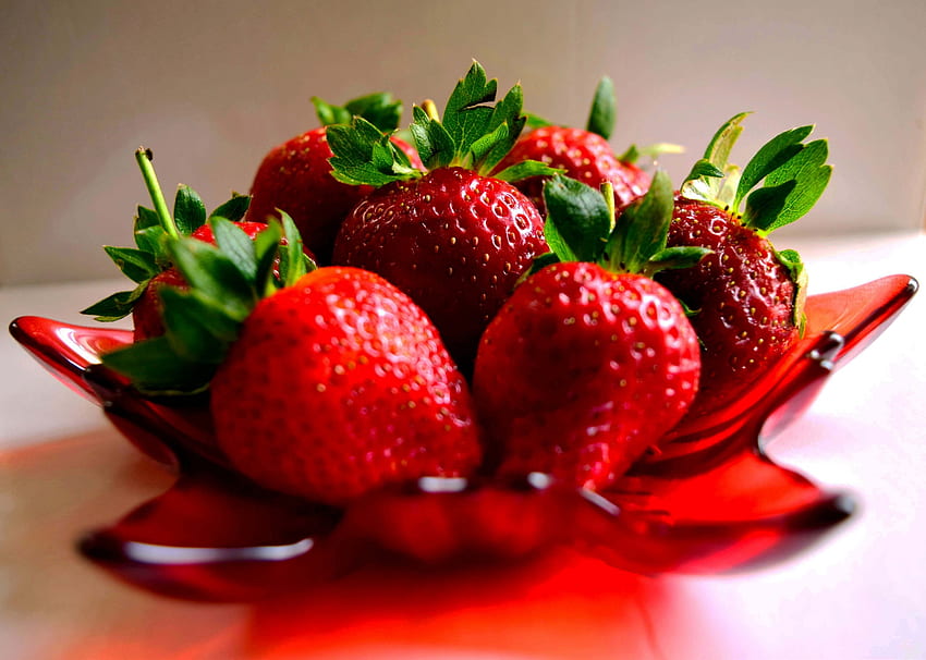 ️, Plate, Strawberries, Glass, Vase, Bokeh HD wallpaper