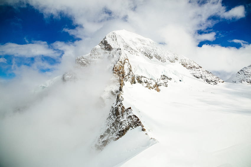 naturaleza, montañas, nubes, nieve, vértice, arriba, paisaje de montaña fondo de pantalla