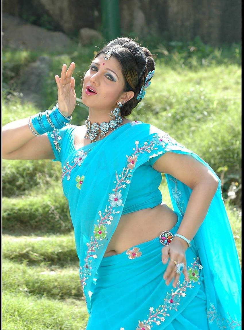 La actriz rambha en sari fondo de pantalla del teléfono