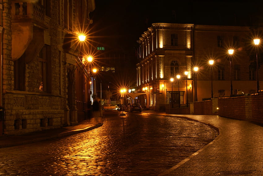 Kraje bałtyckie Drogi Latarnie uliczne R Promienie światła Nocne miasta i Tapeta HD