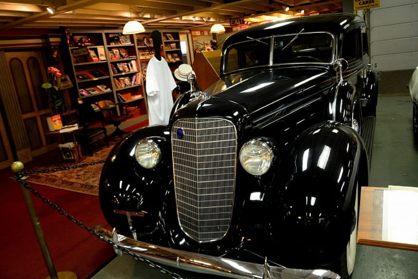 An American Classic, vintage car, old car, classic car HD wallpaper