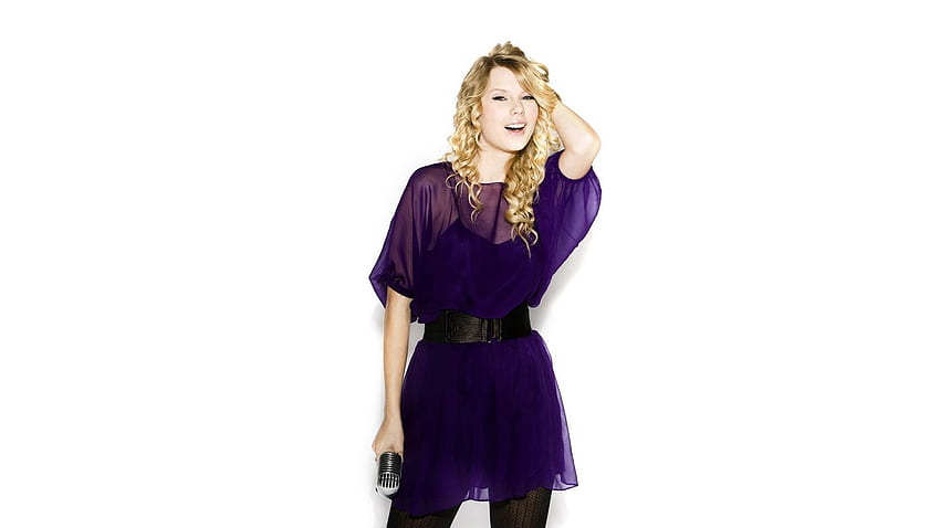 Bionde donne Taylor Swift celebrità abito viola semplice microfoni bianco. Sfondo HD