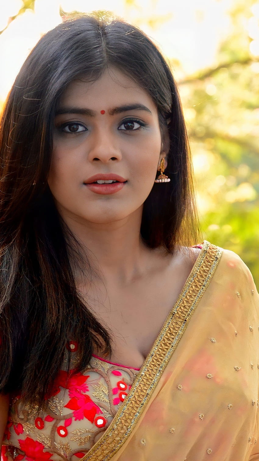 Hebah patel, actriz telugu, belleza sari fondo de pantalla del teléfono