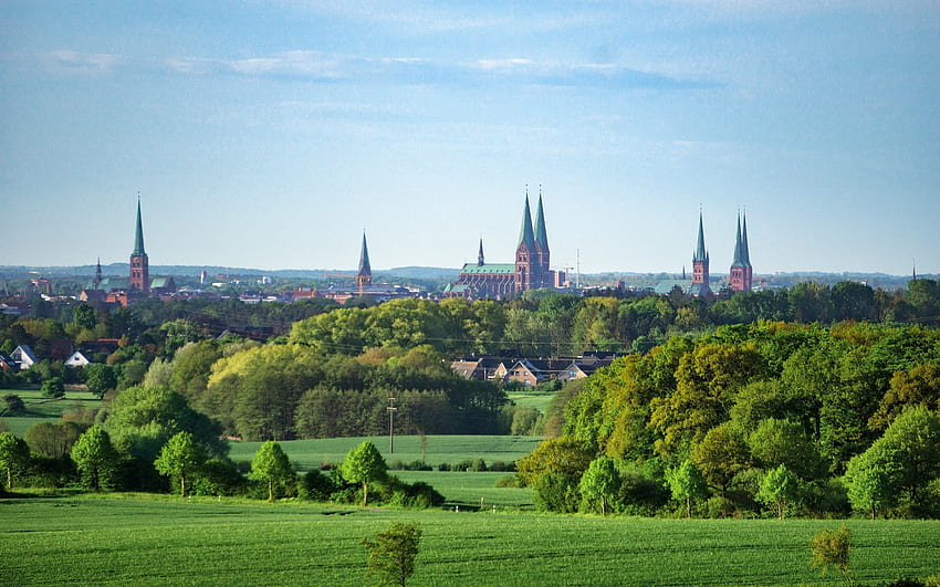 リューベック、ドイツ、リューベック、木々、教会、ドイツ、塔 高画質の壁紙