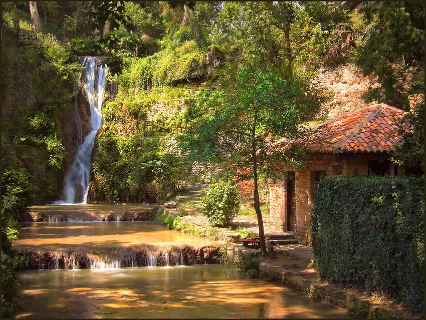 Cachoeira, marrom, cachoeira linda, verde, cabana, árvores, pacífica, grama papel de parede HD