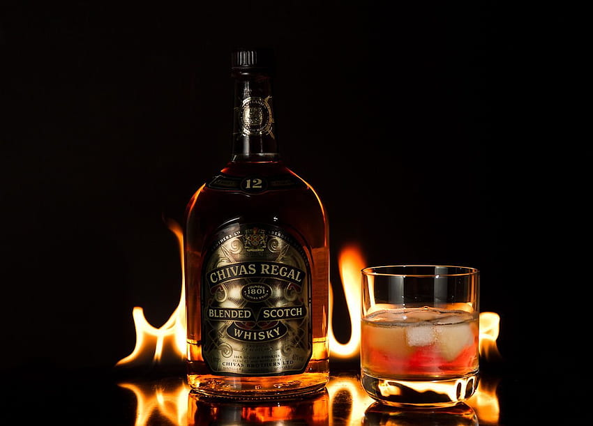 Chivas Regal 12. Whisky, Escocés. Negro, Bourbon de Pavo Salvaje fondo de pantalla