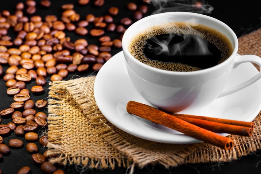 Café con canela, mesa, buenos días, mañana, caliente, delicioso, hermoso, canela, taza, café, bonito, humo, café, frijoles, encantador fondo de pantalla